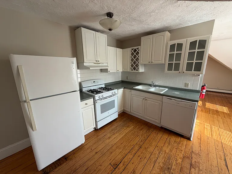 19 Preston St #3 — Photo 5