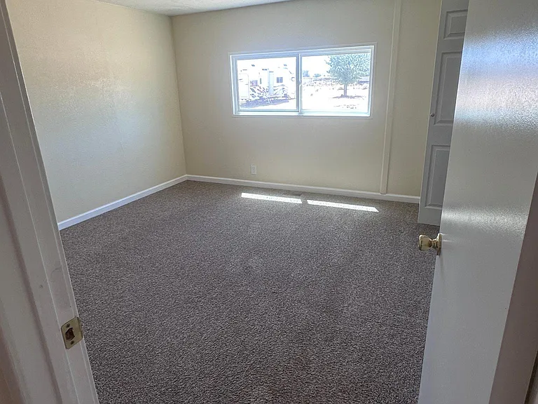 1554 N Guam St #7 — Photo 14