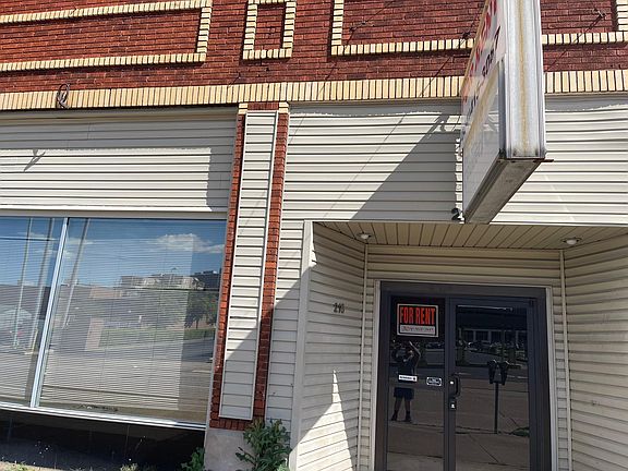 4th image of 216 Leon Sullivan Way