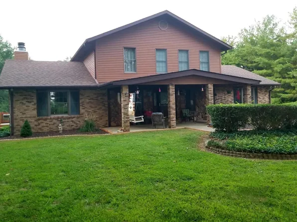 925 Oak Hill St, Trenton, IL 62293