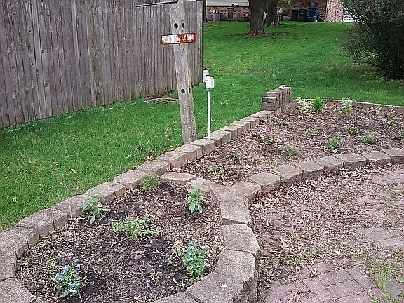 4th image of 444 S Manor Dr