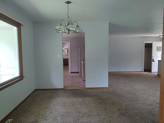 5th image of 2040 Hillside Dr