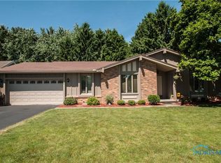 2448 Morningdew Blvd, Maumee, OH 43537