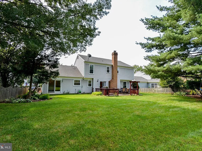 13527 Point Pleasant Dr — Photo 26