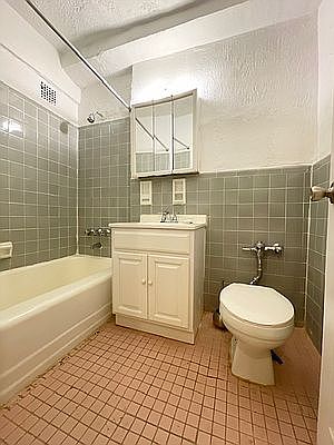5th image of 150 E 19th St #44