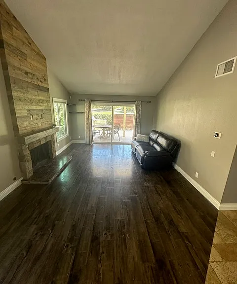 4176 Minnecota Dr — Photo 8