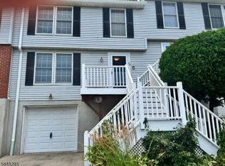 29 Cambridge E, Oxford, NJ 07863