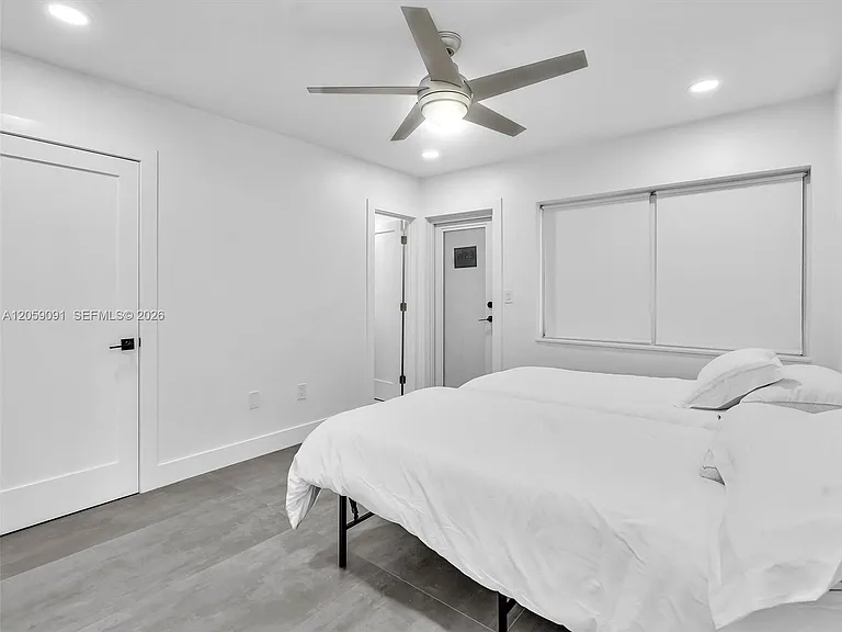 11900 N Bayshore Dr #104 — Photo 9