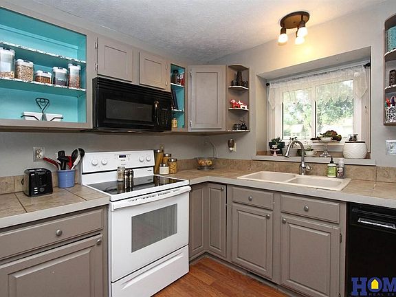 3rd image of 3941 Mason Dr