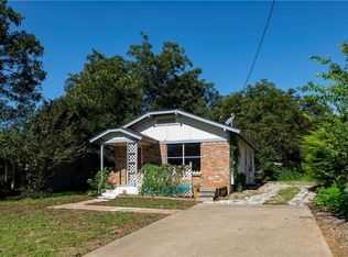 904 Rusk Ave, Alvarado, TX 76009