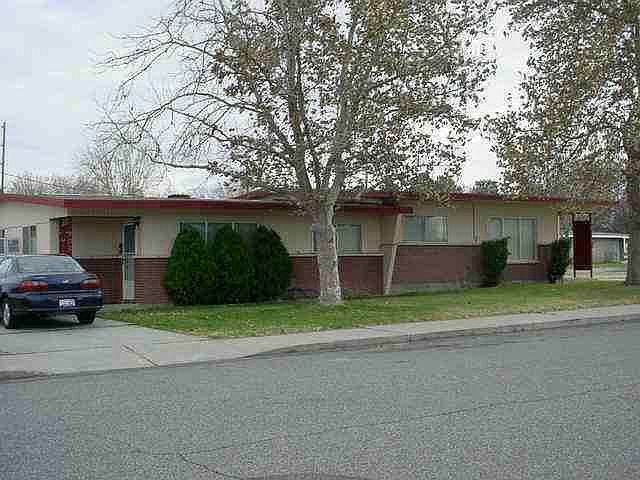 2nd image of 902 A&b N Olson St