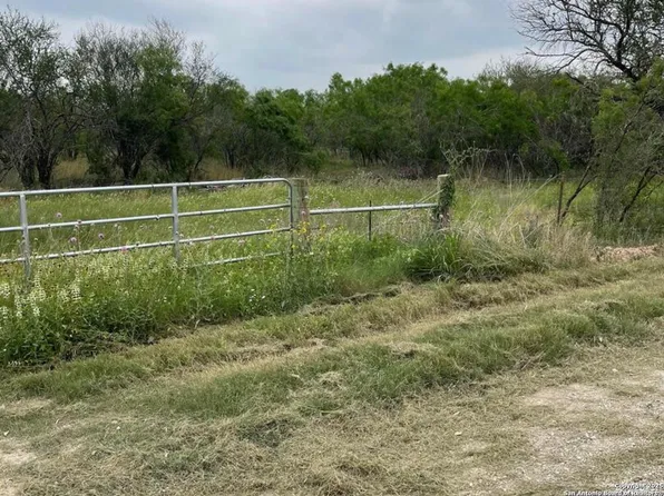 0000 CR 327 Lot 8 LOT 600, Jourdanton, TX 78026