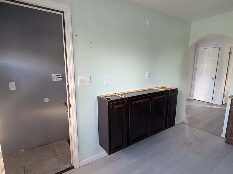 1029 E Blancke St — Photo 7
