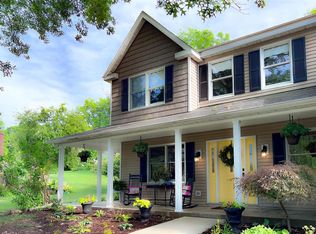 6 Foxmoor, Lebanon, IL 62254