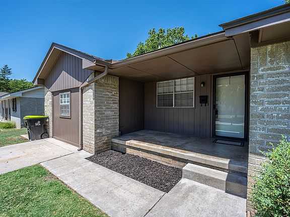 3rd image of 926 Charles Dr