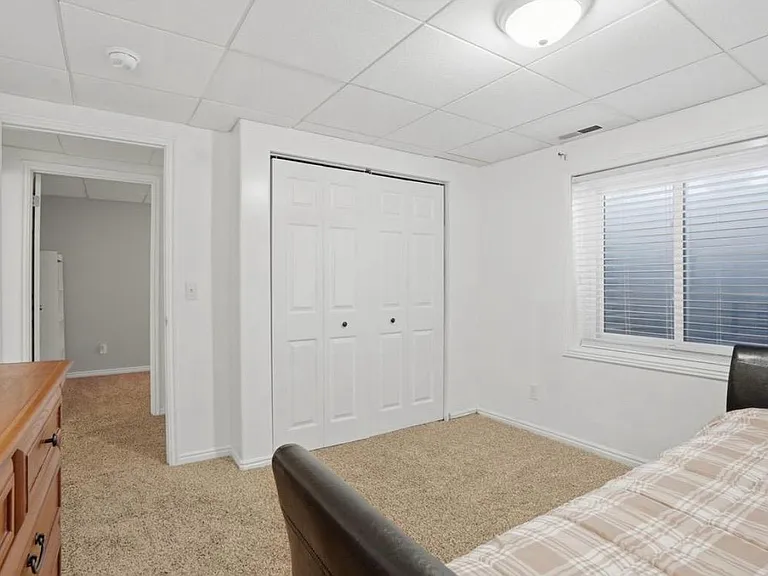 9489 S Kirkside Dr — Photo 17