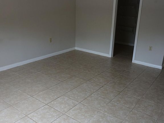 2nd image of 1600 Park Cir APT 109