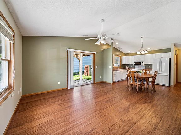 4th image of 545 Sugar Creek Ln