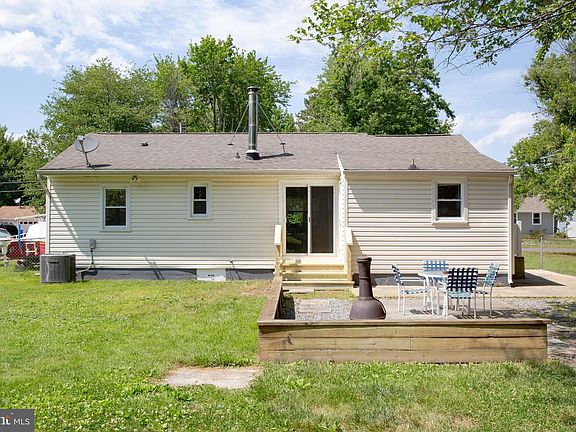 3rd image of 103 Oregon Rd
