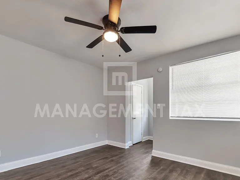 1520 W 25th St #1 — Photo 7