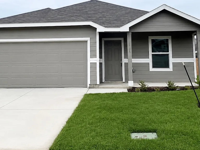 1728 Round House Ln — Photo 1