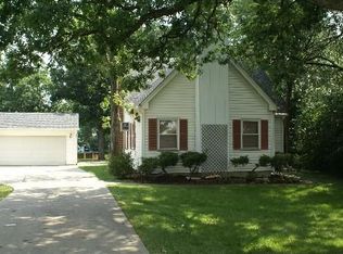 371 Turner Rd, Aurora, IL 60505