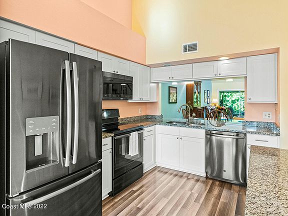 5th image of 5594 Cord Grass Ln