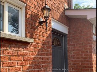 1540 Manorbrook Ct, Mississauga, ON L5M 4A8