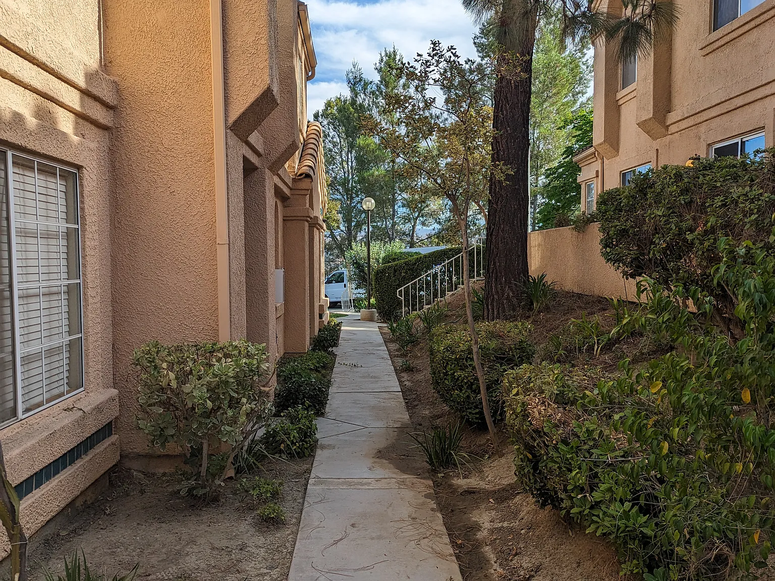 2 bed, 980 sqft, $2,700 — Photo 3