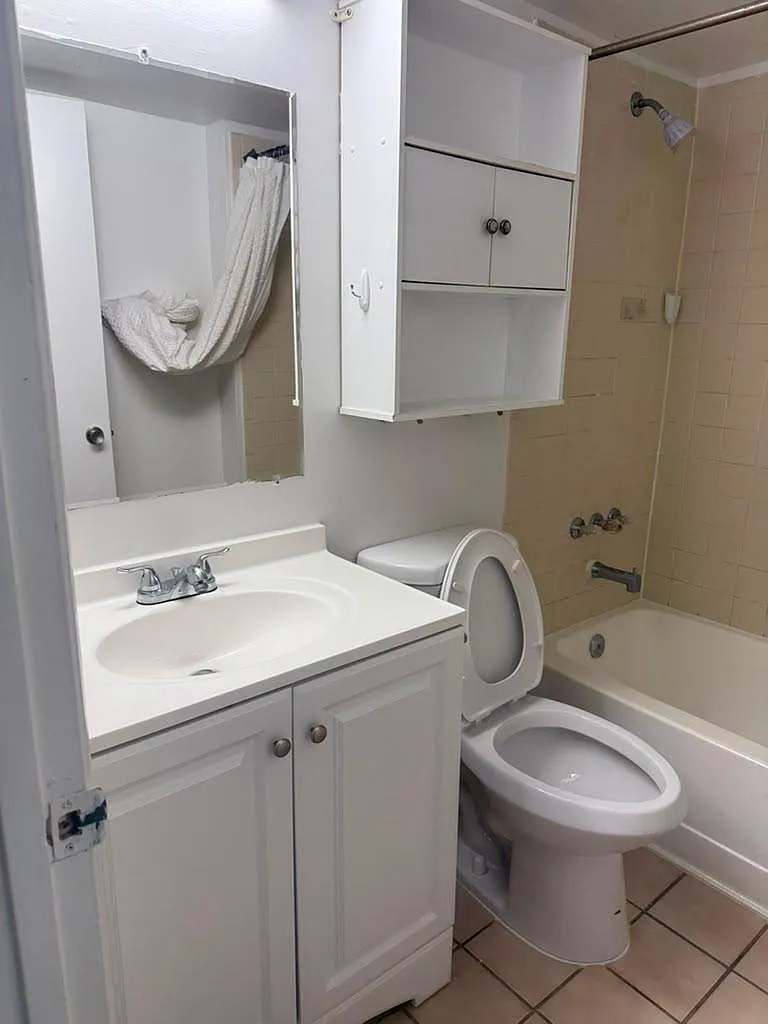 1 bed, 1.0 bath, 739 sqft, $1,799 — Photo 3
