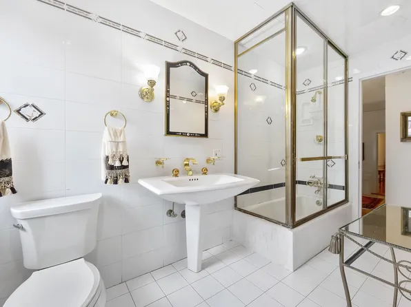 127 Beverly Road image 17 of 57