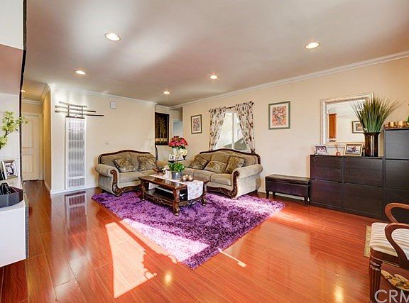 2nd image of 22616 Menlo Ave