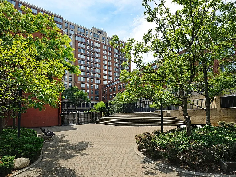 77 Park Avenue — Photo 16