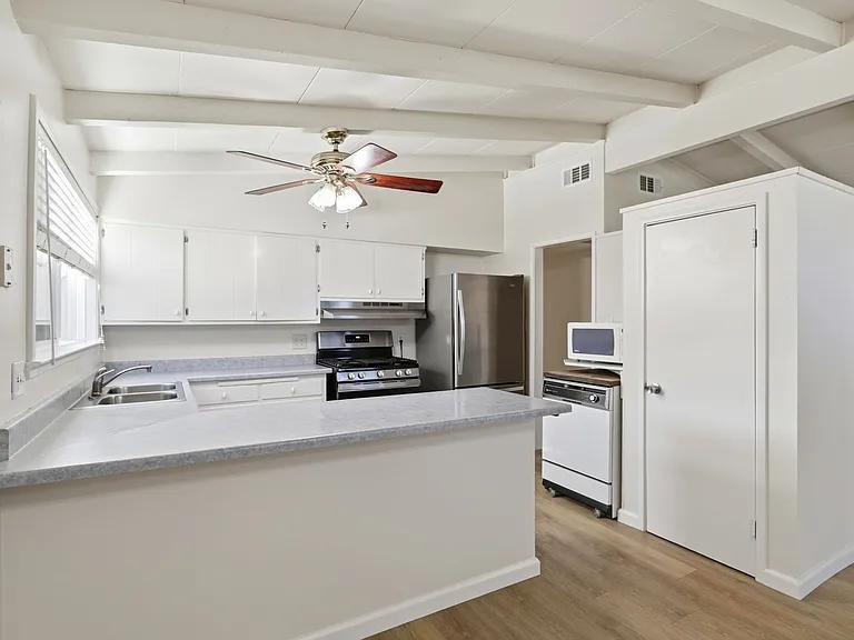1265 Prescott Ave — Photo 9
