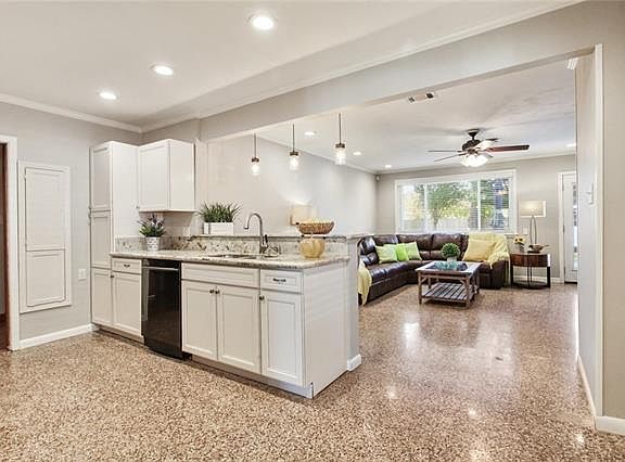 4th image of 844 Homestead Ave