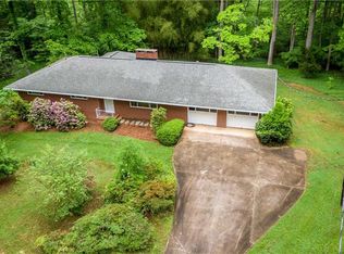 4065 Woodridge Ln, Pfafftown, NC 27040