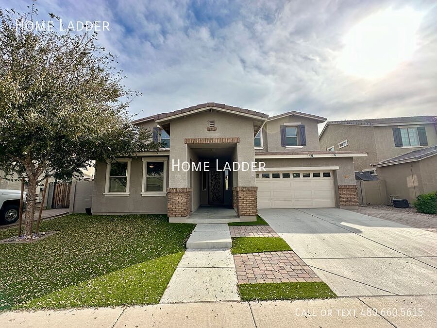 1st image of 3133 N Loma Vis