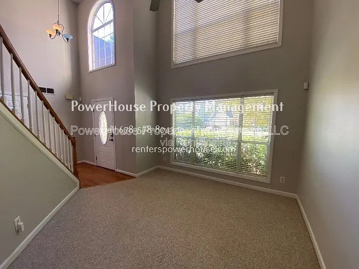 605 Suwanee Lakes Cir — Photo 53