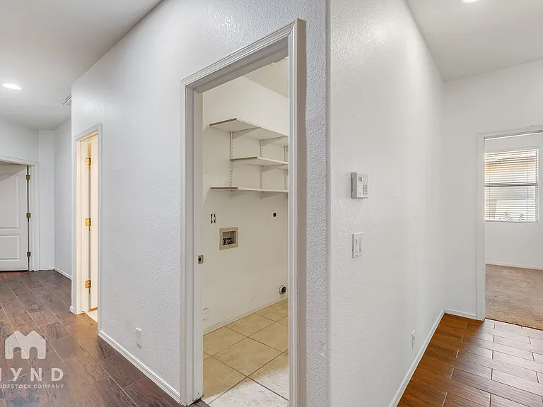 250 N Nash Way — Photo 17