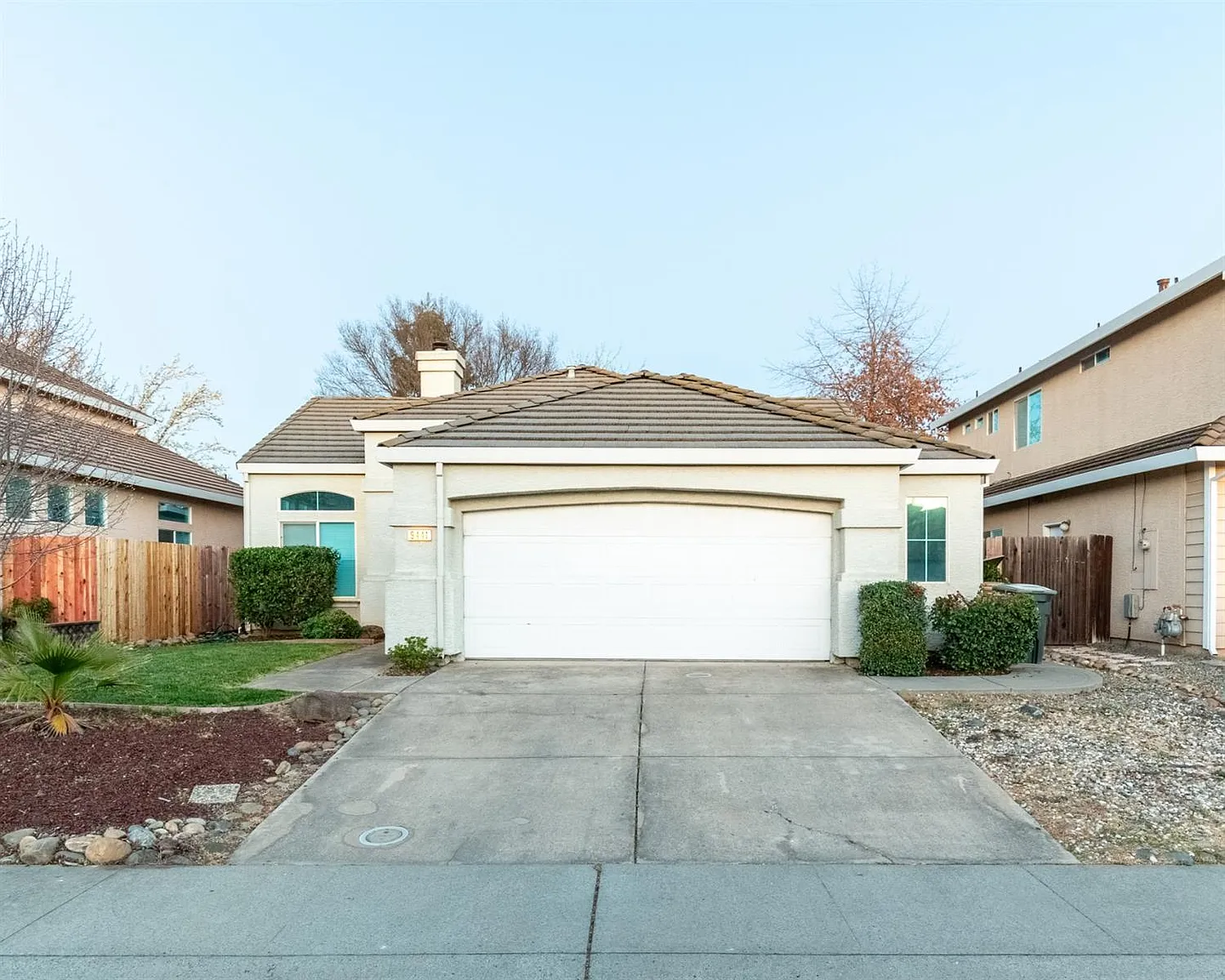 9441 Plainoak Way photo 1