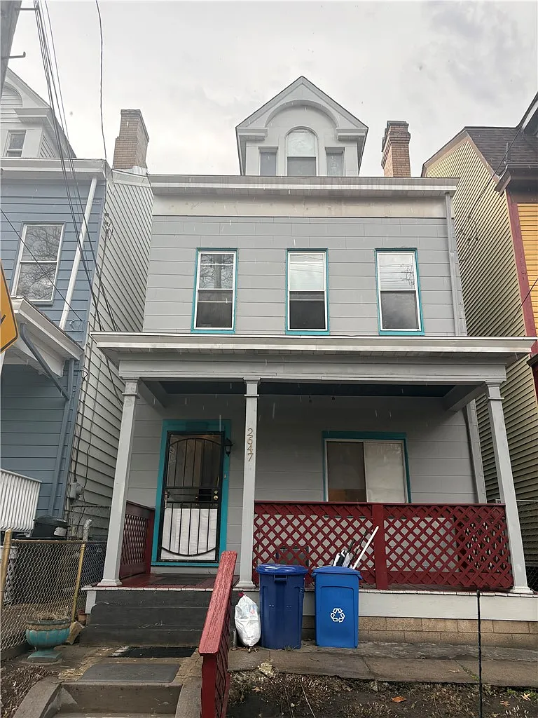 2647 Brighton Rd photo 1
