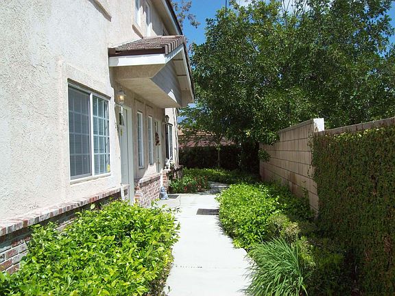2nd image of 1219 W Badillo St