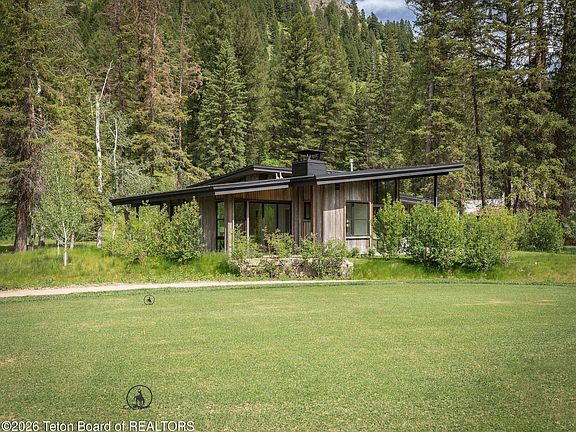 3rd image of 15415 Tall Timber Rd