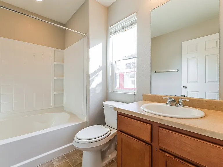 18609 E 45th Pl — Photo 12