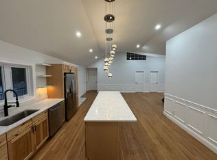 535 Hancock St, Tiverton, RI 02878