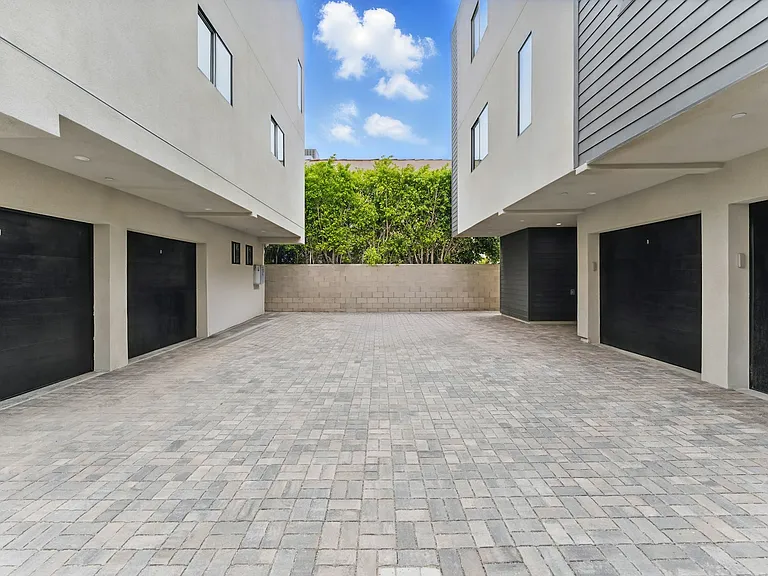 8234 Blackburn Ave #1/2 — Photo 48