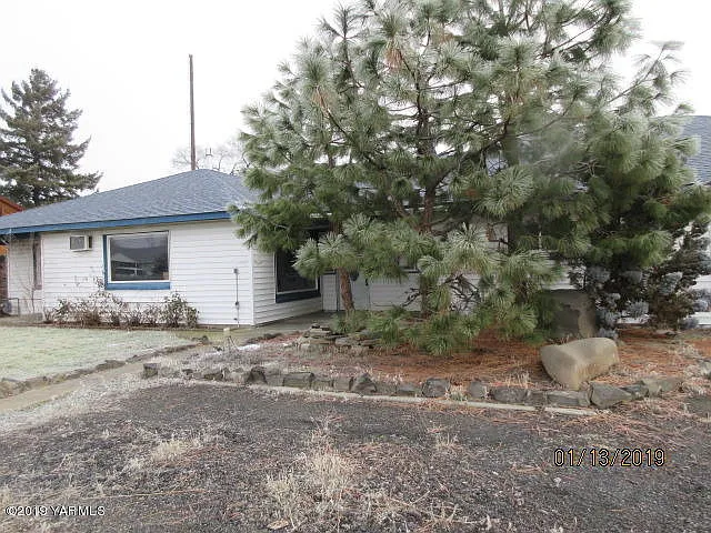 1607 Ledwich Ave photo 1