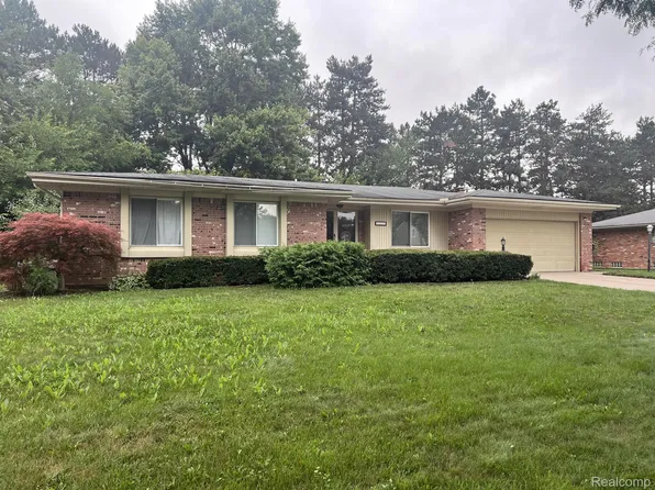 5335 Berwyck Dr, Troy, MI 48085