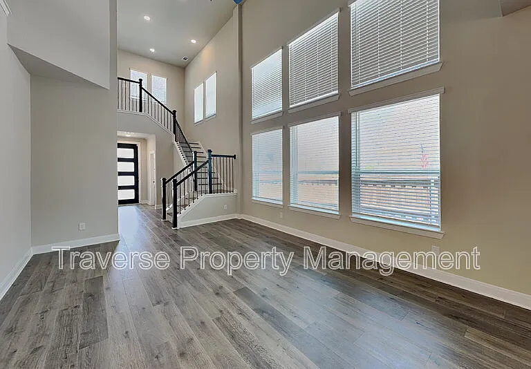 2013 Tolleson Dr — Photo 3