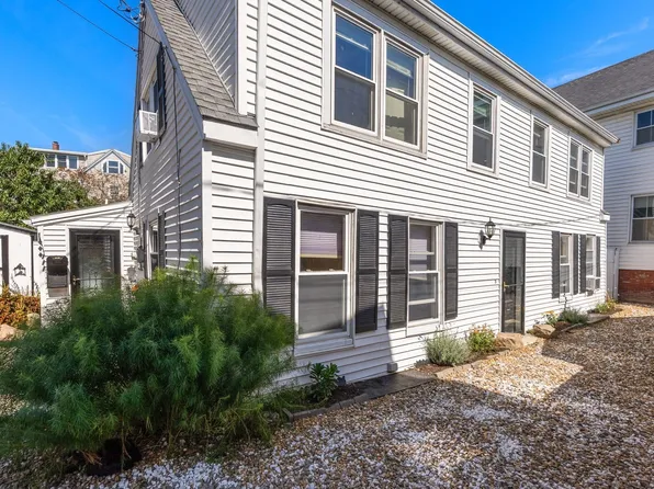 8 Lewis Ct, Gloucester, MA 01930